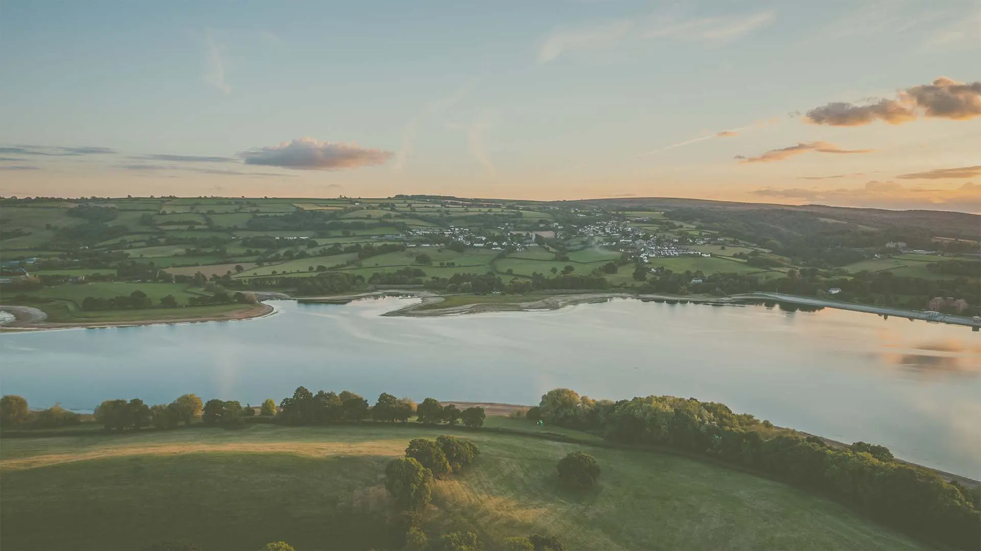 Scenic outdoor photo of the hometown